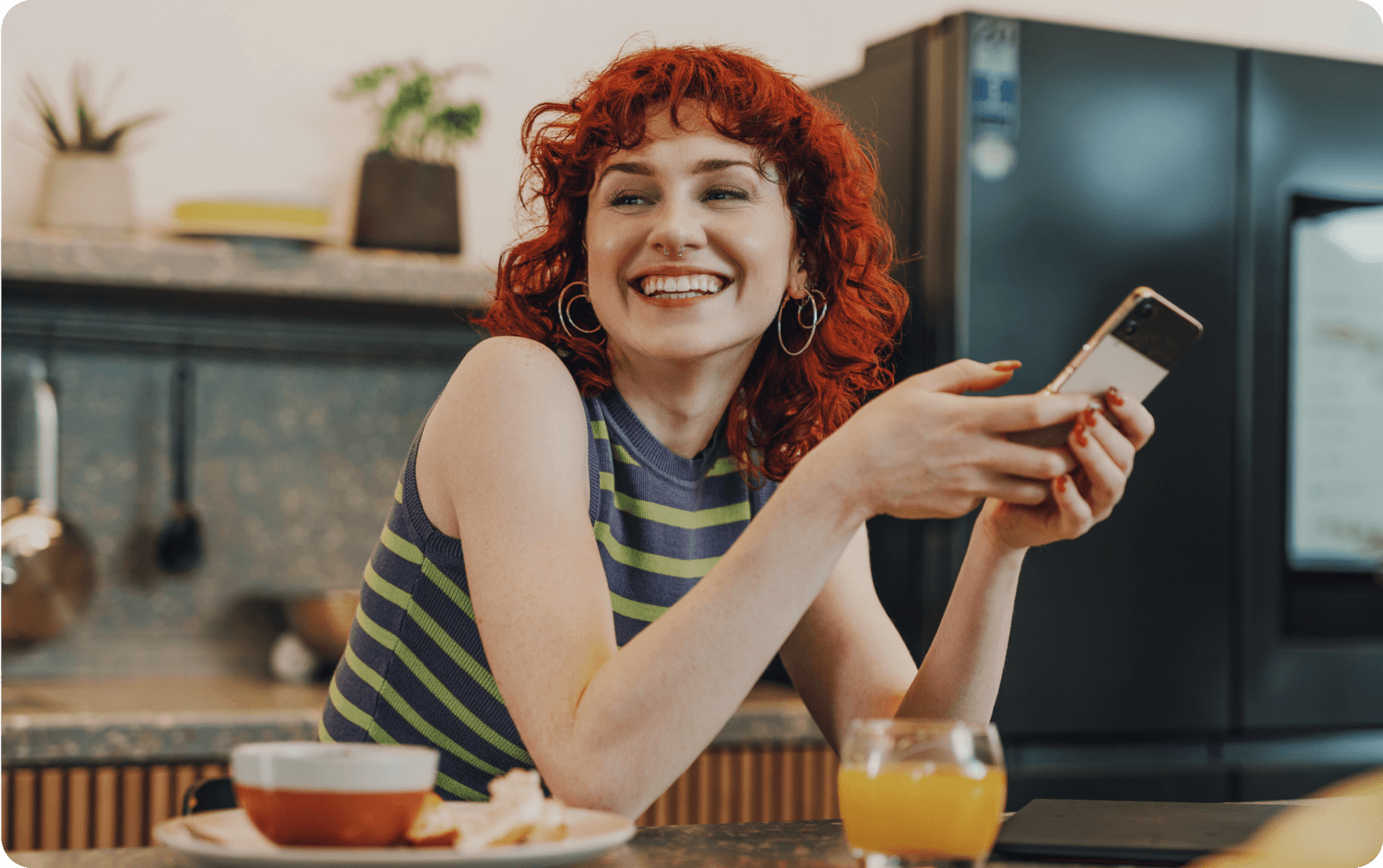 A 3D illustration of a megaphone with icons representing different marketing channels, symbolizing multi-channel marketing.